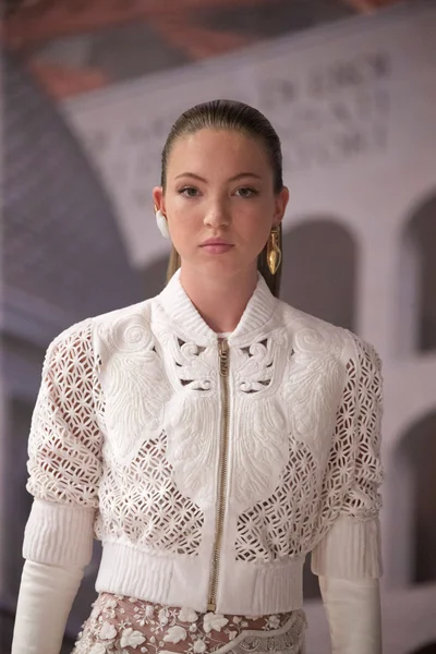Look 34